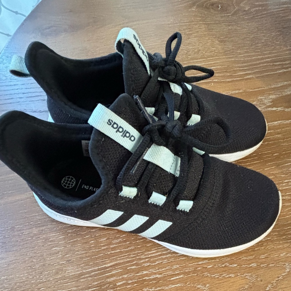Girls Adidas size 1 black & teal blue